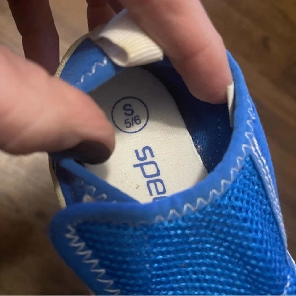 EUC Speedo Water Shoes‎ Size S (5/6)